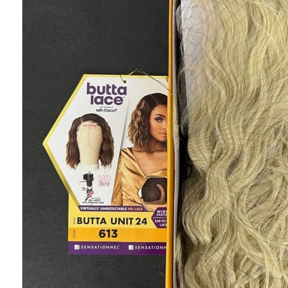 Sensationnel Butta HD Lace Front Wig - Unit 24 Color 613 - Picture 3 of 3